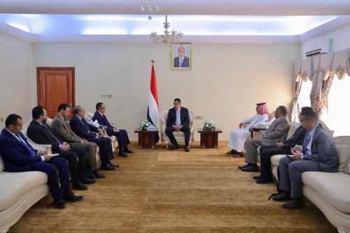 الخُبجي يلتقي رئيس الوزراء ورئيس لجنة التنسيق والارتباط السعودي