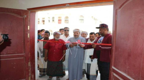 رئيس انتقالي سقطرى يفتتح معرض صور عن المعالم السياحية في الارخبيل