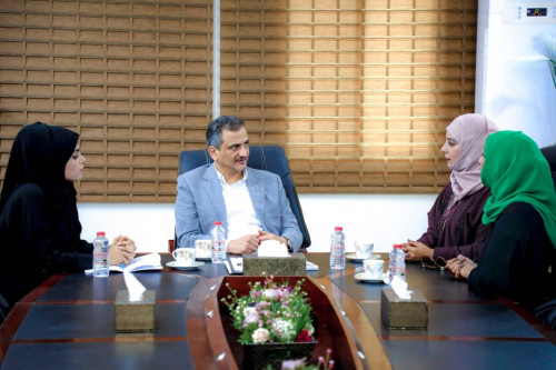 المحافظ لملس يلتقي بمديرات الثقافة والإعلام وتنمية المرأة ويحثهنّ على العمل والابداع والاستفادة من الكوادر الخبيرة ورعاية المبدعين