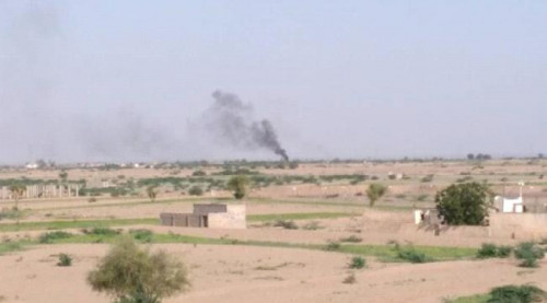 مدفعية القوات المشتركة توجه ضربات مباشرة لتمركزات الحوثيين في التحيتا جنوب الحديدة