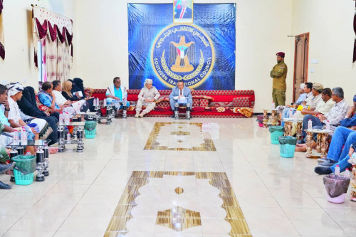 الخُبجي يناقش مع القيادات المحلية بأبين مستجدات الأوضاع بالمحافظة