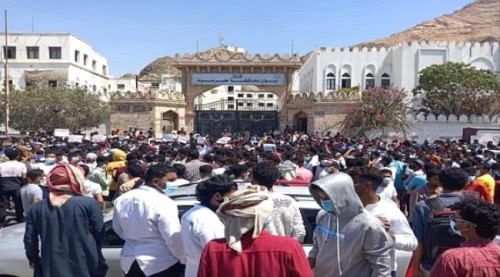 انتقالي حضرموت يُعلن تضامنه المطلق مع الطلاب ويُحذر الحكومة والتحالف من ثورة جياع