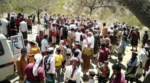 بموكب جنائزي مهيب.. تشيع جثمان الشهيد البطل بدر العمري برصد يافع