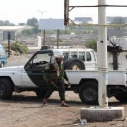 استشهاد جندي من الحزام الأمني وإصابة آخرين في هجوم لمسلحين بالوضيع