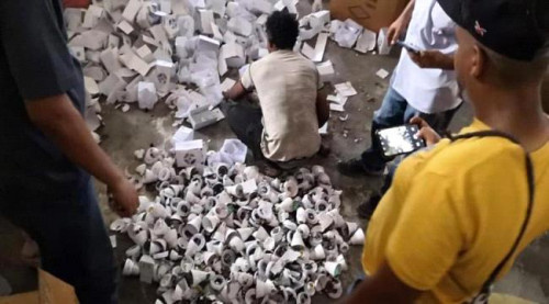 عدن.. إتلاف كاميرات مراقبة لاسلكية بهيئة مصابيح بالمنطقة الحرة