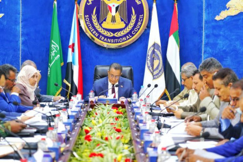 رئاسة الانتقالي تناقش تطورات الأحداث التي يشهدها الجنوب
