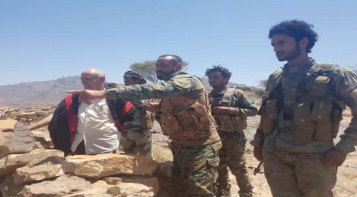 قيادات عسكرية وأمنية بمحور الضالع تتفقد الخطوط الأمامية لقطاع باب غلق جنوبي منطقة العود