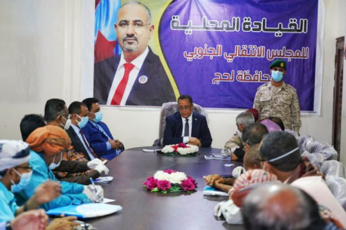 الخُبجي يتفقد سير العمل في مقر قيادة الانتقالي بلحج ويطّلع على جاهزية اللواء الخامس