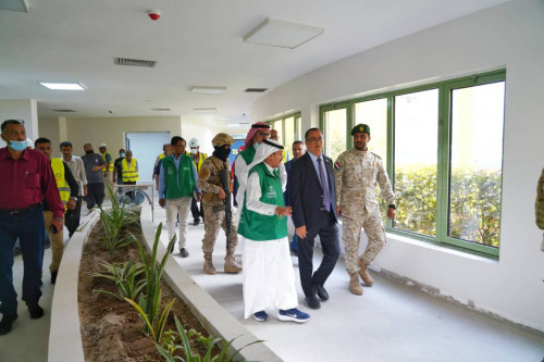 الدكتور الخُبجي يتفقد سير الأعمال بمستشفى عدن العام ومركز القلب المفتوح بكريتر