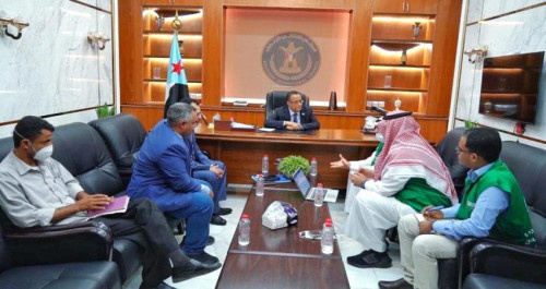 الخُبجي يبحث اسباب تعثر مشاريع البرنامج السعودي في العاصمة عدن