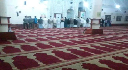تراجع مخيف في أعداد المصلين بمساجد صنعاء لهذا السبب !