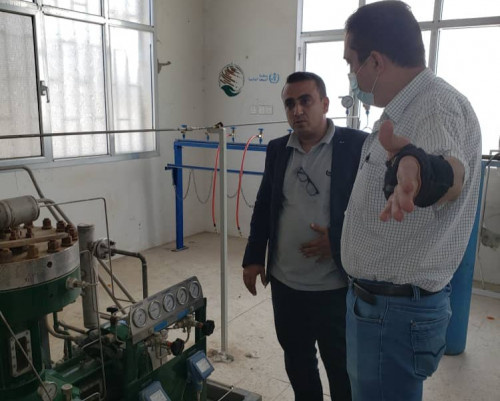 لجنة مجابهة كورونا بالانتقالي تُعيد تشغيل وحدة تعبئة الاوكسجين بمستشفى الجمهورية