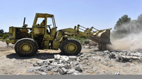 عدن.. حملة أمنية لإزالة العشوائيات بدار سعد