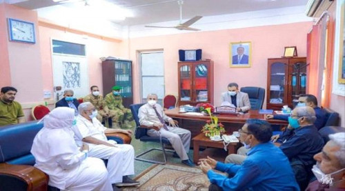 المحافظ لملس يتفقد سير العمل بمستشفى الجمهورية التعليمي ويدعو المنظمات الدولية لدعم جهود مكافحة كورونا