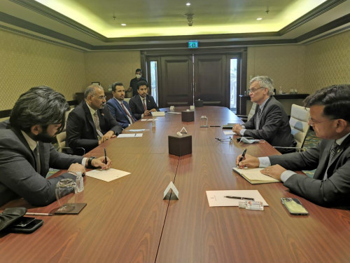 الرئيس الزُبيدي يلتقي مبعوث وسفير مملكة السويد