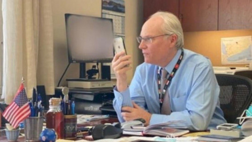 المبعوث الأمريكي يدعو لوقف الهجوم العنيف على مأرب