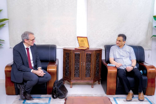 محافظ العاصمة عدن يلتقي المدير التنفيذي لمنظمة بروميدييشين الفرنسية
