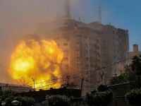 تصعيد مستمر.. قصف متبادل بغزة ومحيطها ومواجهات بالضفة الغربية