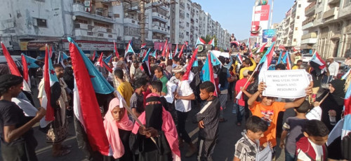 بيان صادر عن التظاهرة الجماهيرية السلمية المنددة بغياب الخدمات في العاصمة عدن 