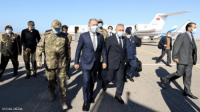 وزير الدفاع التركي في ليبيا.. إمعان في الانتهاك وخلط الأوراق