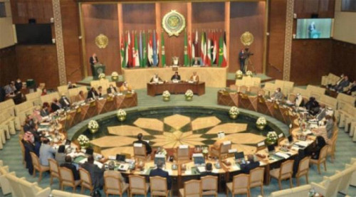 البرلمان العربي يستنكر تهديدات الحوثيين لخطوط الملاحة