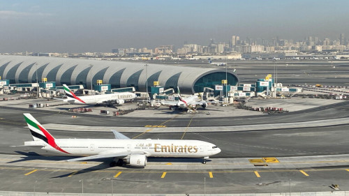 "البيان": "طيران الإمارات" تعلق جميع رحلات الركاب من وإلى السعودية حتى إشعار آخر