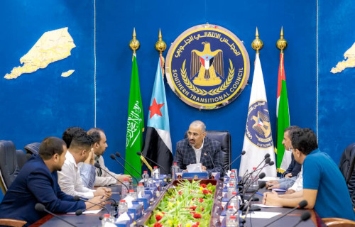 الرئيس الزُبيدي يطّلع على سير عمل الدائرة التنظيمية بالأمانة العامة لهيئة رئاسة المجلس