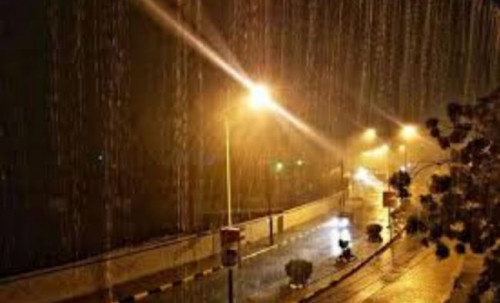 هطول أمطار خفيفة مصحوبة بعواصف رعدية على أجزاء من العاصمة عدن