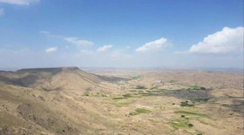 مليشيا الحوثي تقصف قرى الحد وسباح بيافع وحشود عسكرية تصل المنطقة