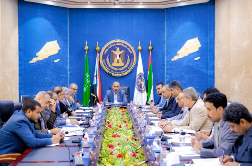 رئاسة الانتقالي تعقد اجتماعها الدوري برئاسة الرئيس القائد عيدروس الزُبيدي