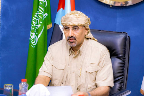 الرئيس الزُبيدي يترأس الاجتماع الدوري للقادة العسكريين والأمنيين