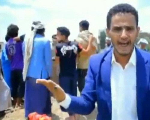 عنصرية الحوثي تدفع الطلاب المتفوقين الجامعيين إلى تشييع ودفن مؤهلاتهم بإحدى مقابر صنعاء