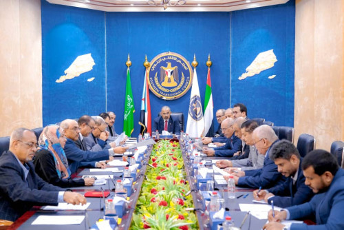 رئاسة الانتقالي تعقد اجتماعها الدوري برئاسة الرئيس الزُبيدي