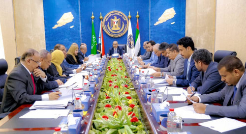 رئاسة الانتقالي تعقد اجتماعها الدوري برئاسة الرئيس الزُبيدي