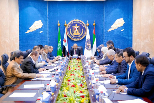 رئاسة الانتقالي الجنوبي تعقد اجتماعها الدوري برئاسة الرئيس الزُبيدي