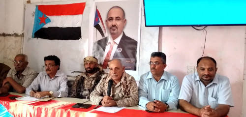 انتقالي الضالع والسلطة المحلية تعقدان لقاءً موسعاً لتنفيذ إعلان حالة الطوارئ والتعبئة العامة