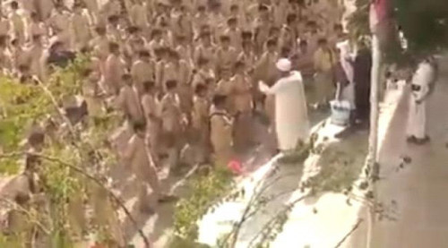 الحوثي يفرض الصرخة في مدارس بيحان