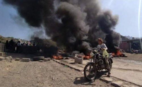 مقتل سيدة برصاص مسلح إخواني يفجر احتجاجات في تعز