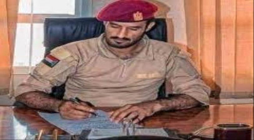 قائد قوات الحزام الأمني بالعاصمة عدن يوجه بإعادة نصب لوحة الفنان الراحل (المرشدي)