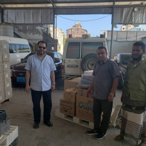 بتوجيه من الرئيس الزُبيدي.. لجنة الإغاثة تسلم مساعدات طبية ودوائية للمركز الصحي بجزيرة ميون