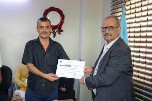 الجعدي يُكرم الإدارتين الجماهيريتين في تنفيذيتي قيادتي الانتقالي بأبين والمهرة ويلتقي قيادات النقابة العامة للمعلمين الجنوبيين