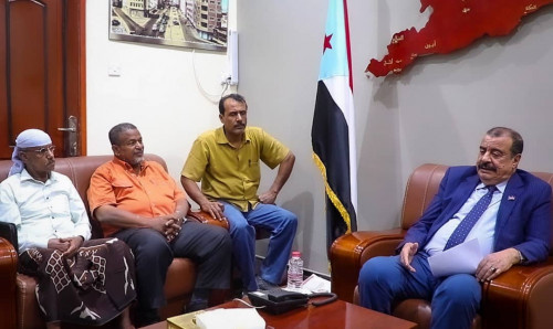 اللواء بن بريك يلتقي أعضاء الهيئة الإدارية للجمعية الوطنية في محافظات شبوة وحضرموت والمهرة