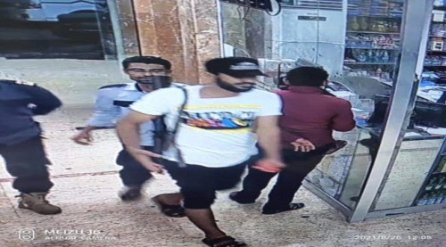 قوات العاصفة تُلقي القبض على أحد المطلوبين أمنياً في العاصمة عدن