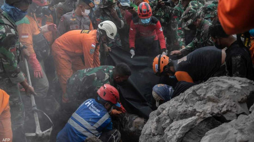 بركان إندونيسيا "المرعب" يستعر.. ويحصد مزيدا من القتلى