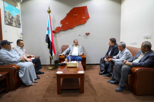 اللواء بن بريك يبحث مع المدير العام التنفيذي لشركة مصافي عدن سبل النهوض بالشركة وإعادتها لمكانتها الريادية
