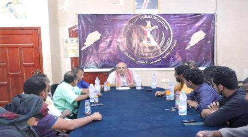 سعدان يلتقي بأعضاء الإدارة الإعلامية والمركز الإعلامي بالمهرة