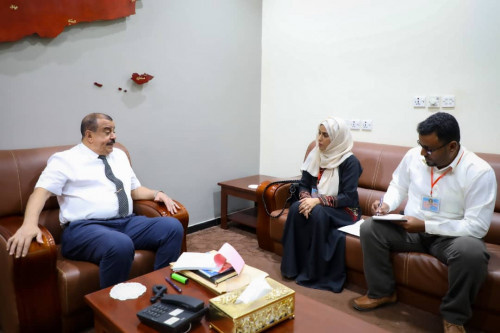 اللواء بن بريك يناقش مع رئيس نقابة شركة النفط عدداً من القضايا والمشكلات التي تواجه عمل الشركة