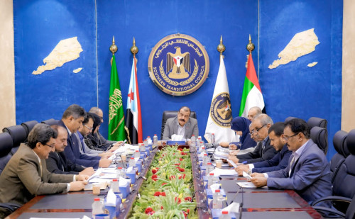 رئاسة الانتقالي تشيد بقرار تعيين محافظ شبوة وتؤكد دعم المجلس له ومساعدته في تنفيذ مهامه