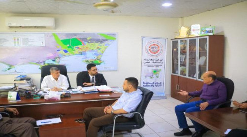 الوكيل السقاف يلتقي كبار المستوردين لضبط اسعار المواد الغذائية