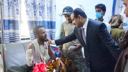 محافظ شبوة يوجه بحجز فندق كامل لجرحى الحرب على حساب السلطة المحلية